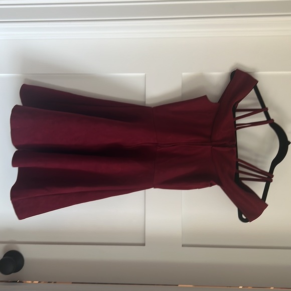 Red Dress. Charlotte Russe. - Picture 3 of 3